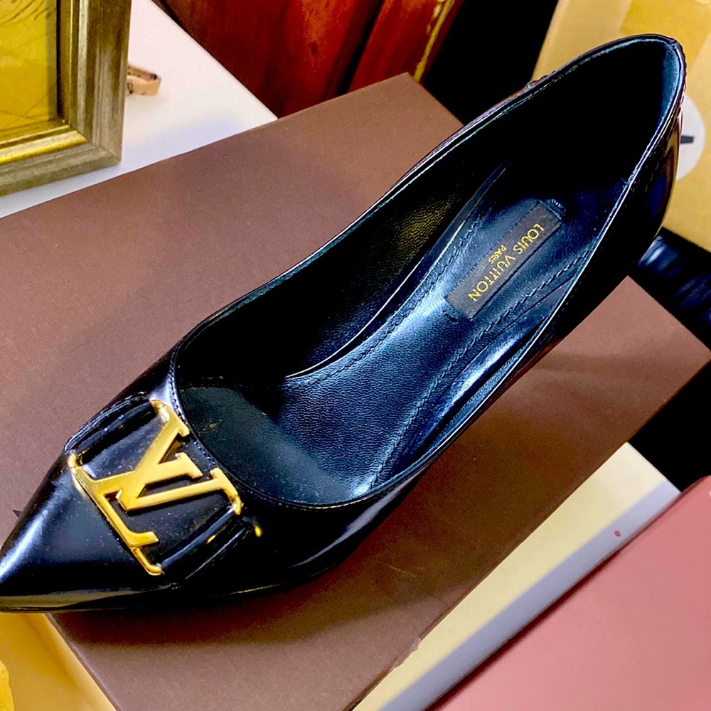 LOUIS VUITTON BLACK SHOES